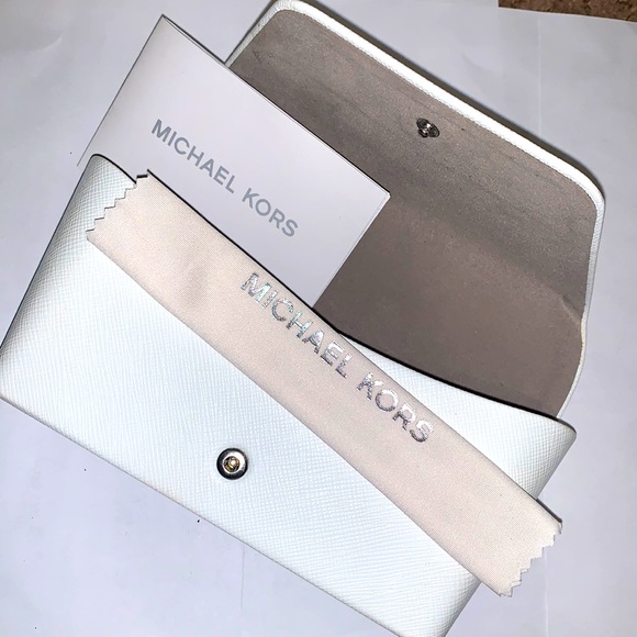 Michael Kors Sunglasses Case - Picture 3 of 9